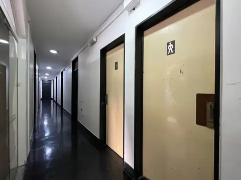 VENTA DE OFICINA MICROCENTRO INGRESO POR GALERIA