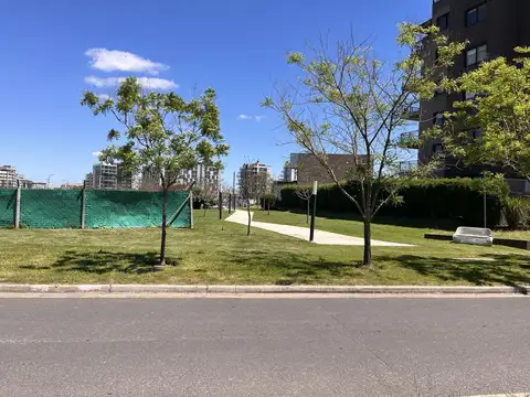 Av. del Puerto  al 600