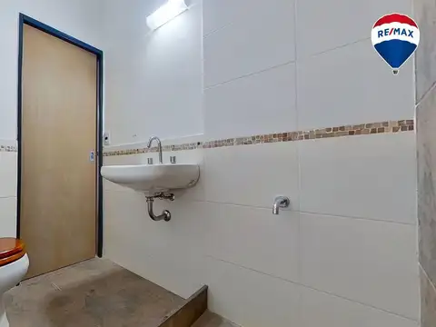 VENTA CASA 4 AMBIENTES CON COCHERA Y PATIO BERNAL