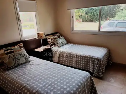 Casa en Venta con 4 cocheras