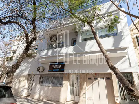 Excelente  4 amb al frente con patio y dependencia