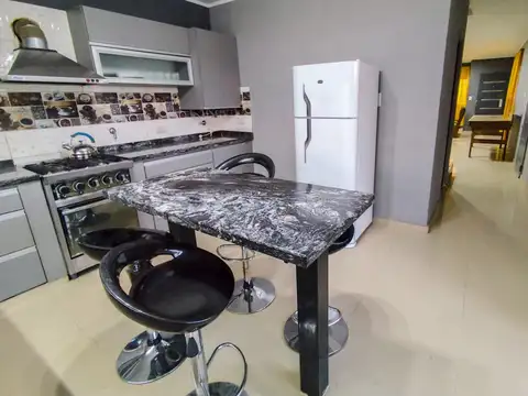 Casa 5 ambientes con 1 baño