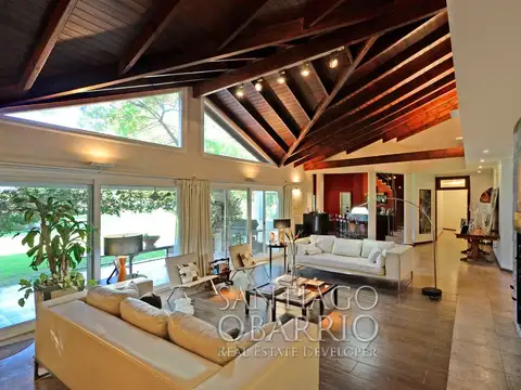 Excelente campo con acceso mejorado, ideal para hotel, o haras de lujo. 18 hectáreas