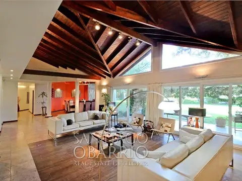 Excelente campo con acceso mejorado, ideal para hotel, o haras de lujo. 18 hectáreas 100