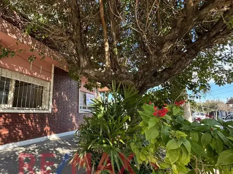 VENTA CASA 3 AMB + DEPARTAMENTO CON TERRAZA- HAEDO