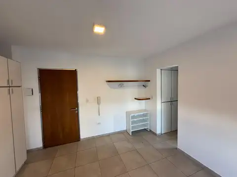 Departamento en Alquiler en Barrio España y Hospitales, $ 600.000