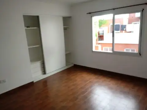 Depto Tipo Casa en Venta en Banfield, USD 78.000