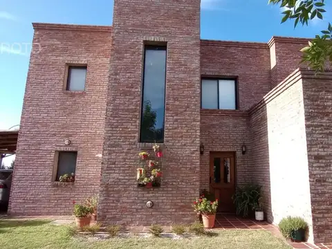 BARRIO SAN FRANCISCO, Aristóbulo del Valle al 5100 B1622 Dique Luján, Provincia de Buenos Aires