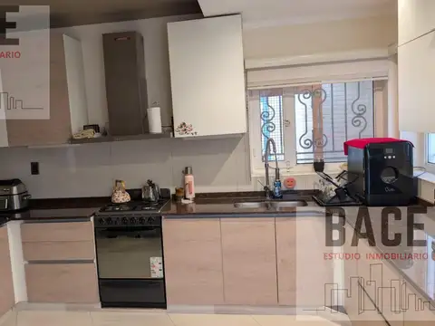 Casa 10 ambientes con 3 baños