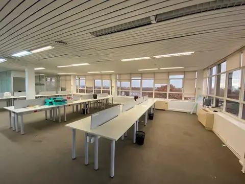 Oficina Monoambiente con 12 baños