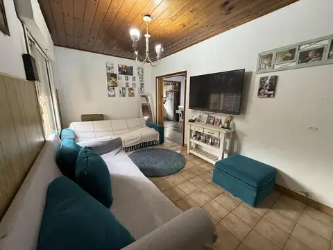 Casa de 3 amb. con cochera a la venta en Cañuelas - APTO CREDITO