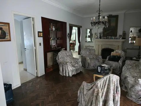 Casa en venta sobre Av 13 entre 62 y 63