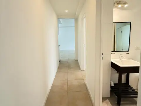 EXP. INCLUIDAS! 3 AMB CTFTE C/ BALCÓN, COC.INTEGRADA C/ESP. P/LAVARROPA, BAÑO COMPLETO, EN EDIFICIO DE CATEGORÍA, EXC. UBICACIÓN