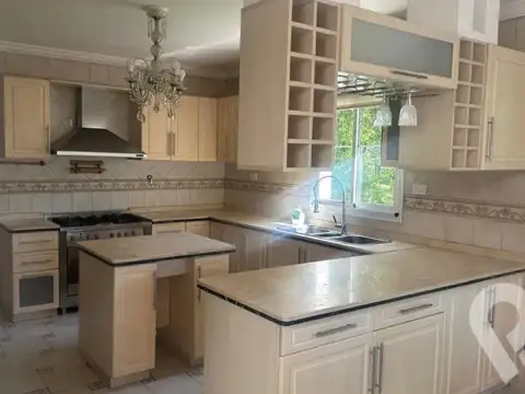 Casa en Alquiler de 4 dormitorios