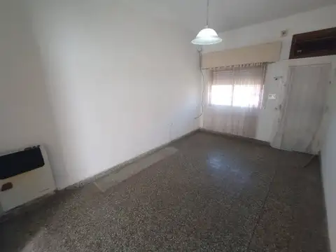 Venta casa tipo PH al frente 2 dormitorios Morón