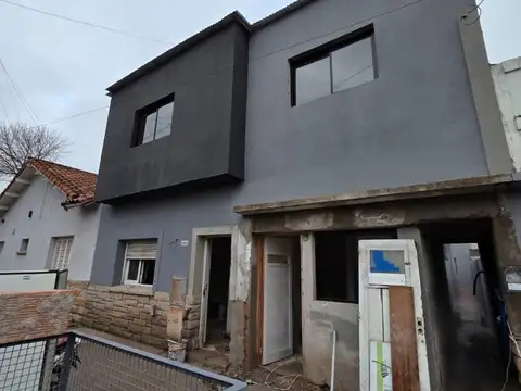 Casa tipo PH 1 ambiente a estrenar