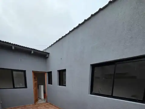 Depto Tipo Casa Monoambiente con 2 baños