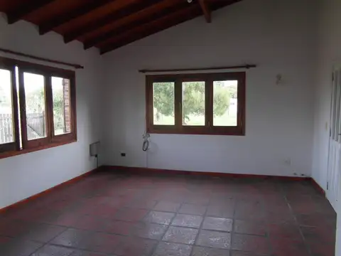 Casa 3 ambientes con 1 baño