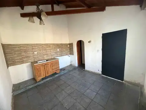 Casa 3 ambientes con 1 baño