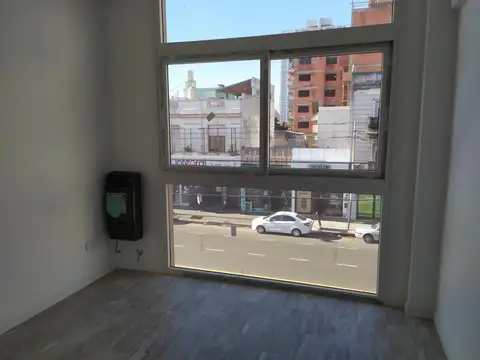 Departamento 3 ambientes al frentecon balcón