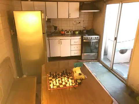 Casa 4 ambientes con 2 baños