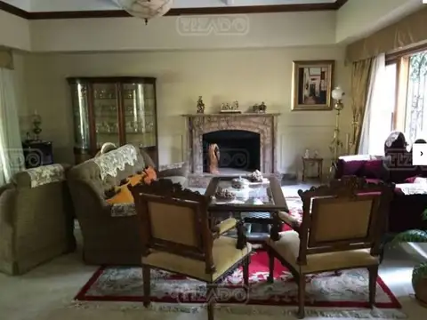 Casa en Venta en Vicente Lopez Vias / Maipu, USD 1.650.000