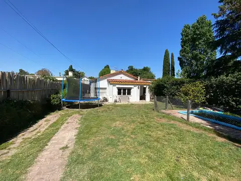 Casa en Bella Vista, sobre lote de 400 mts