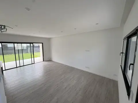 Casa en Venta en Springpark, USD 199.000