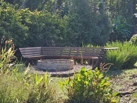 Casa 6 ambientes con 2 baños