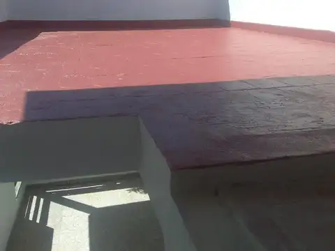 CASA EN PLANTA ALTA EN VENTA - CAMPANA