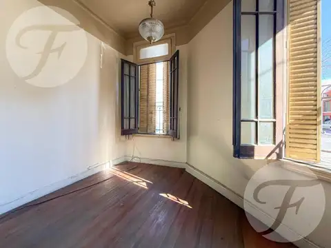 Depto Tipo Casa en Venta 50 años