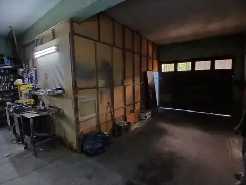 Casa 6 ambientes con 2 baños