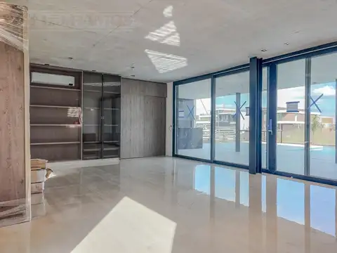 El Yacht, Nordelta. Lote al  Río