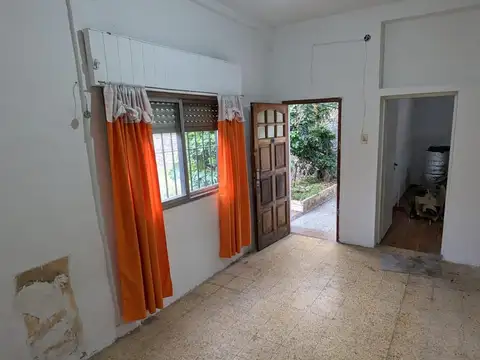 Casa 4 ambientes con 1 baño