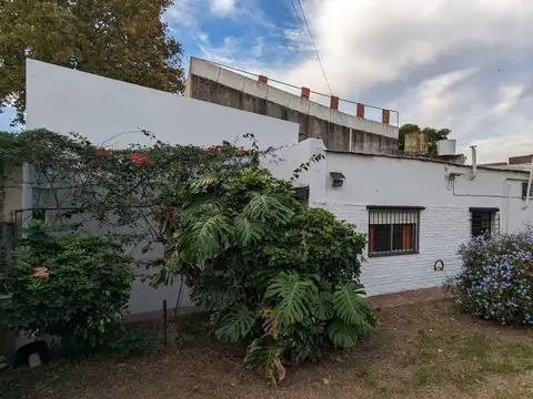 Alquiler Casa amplia de 4 ambientes sin expensas