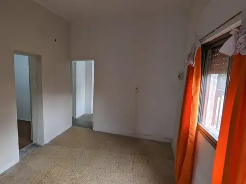 Alquiler Casa amplia de 4 ambientes sin expensas
