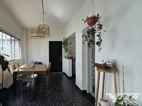 En venta, muy buena Casa 4 ambientes con patio, tza y quincho. Villa Martelli