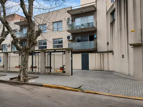 OPORTUNIDAD ALQUILER COCHERA BERNAL CENTRO