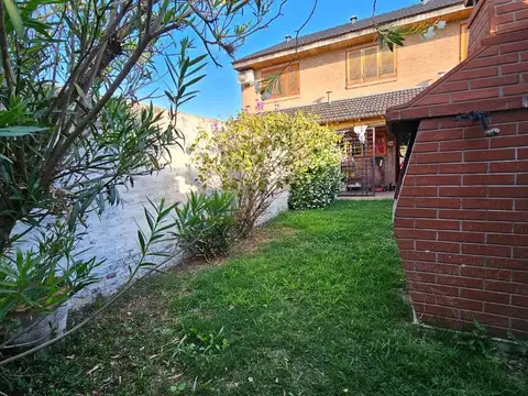Depto Tipo Casa en Venta con 1 cocheras