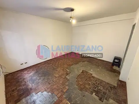 VENTA MONOAMBIENTE CON PATIO A RECICLAR EN ALMAGRO