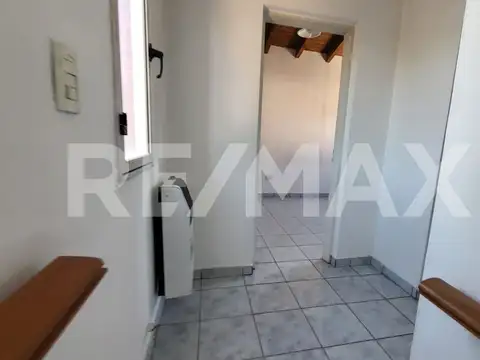 Casa en Alquiler con 1 cochera