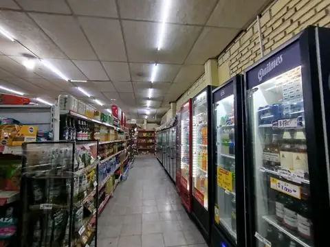 VENTA DE LOCAL MAS 6 DEPTOS SOBRE AV. BLAS PARERA
