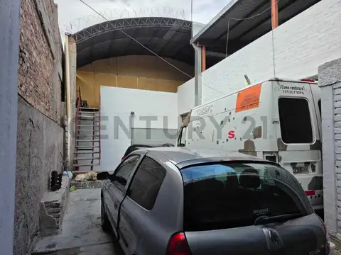 SALON COMERCIAL Y DEPARTAMENTO EN GUAYMALLEN