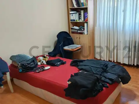 CASA EN VENTA 4 AMB EN CASEROS