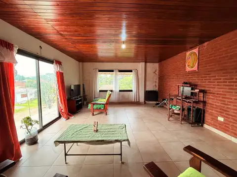 Casa 5 ambientes con 2 baños