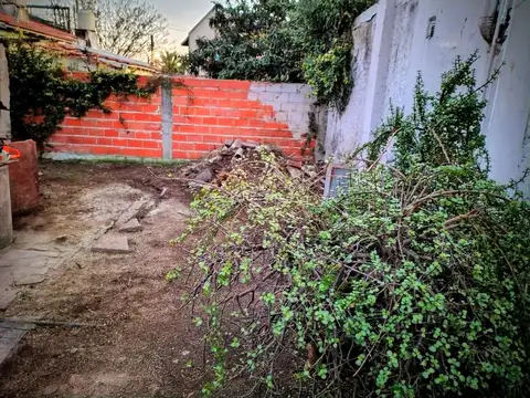 Casa 2 ambientes con 1 baño