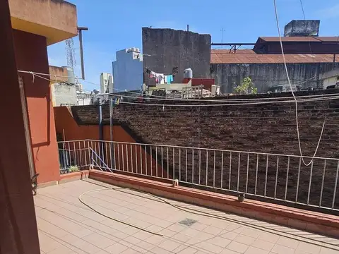 Depto Tipo Casa en Venta de 5 ambientes
