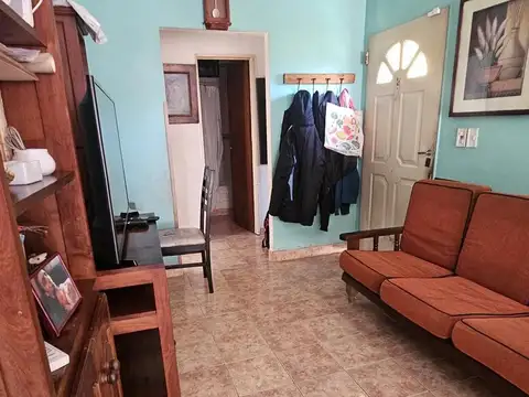 Depto Tipo Casa en Venta 90 años