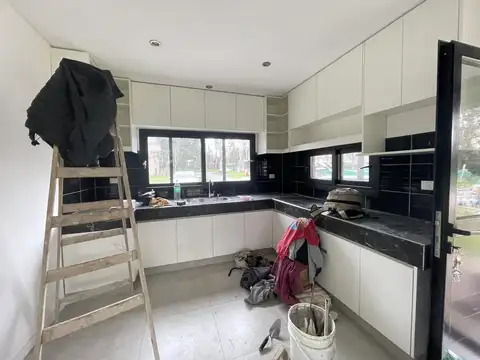 Casa 4 ambientes con 3 baños