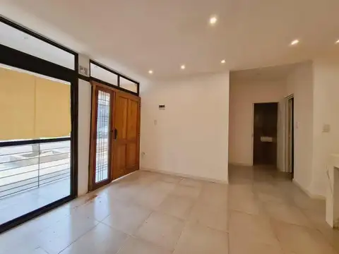 Depto Tipo Casa en Alquiler de 2 dormitorios
